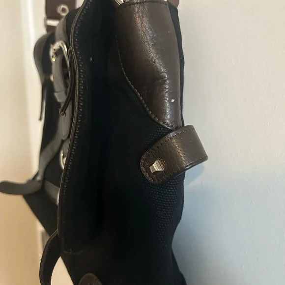 Oxone Paris Crossbody Bag - Picture 4 of 10